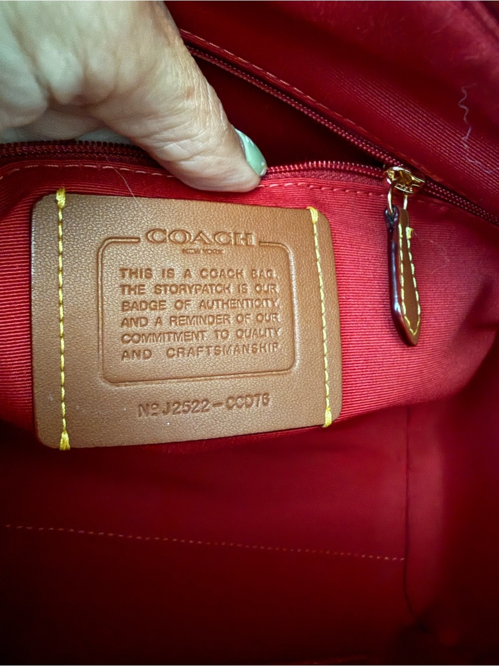 Coach Rowan in maxi signature canvas walnut/true red - Picture 6 of 8